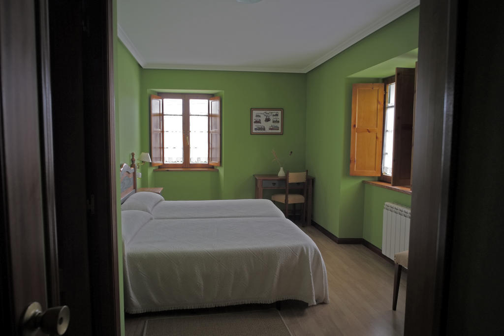 La Rectoral De San Juan Guest House El Franco Ruang foto